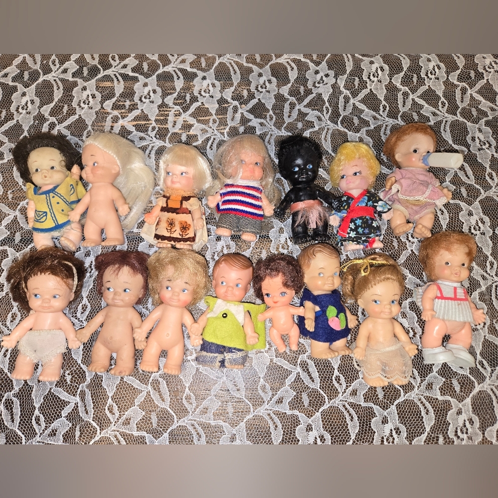 1950’s-1970’s Pee Wee mini big head dolls. Approximately (15)